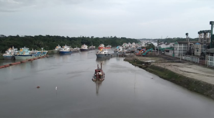 ১৬ অঞ্চলের নদীবন্দরে সংকেত