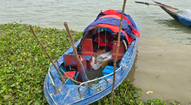 পদ্মার চরে ‘গোলাগুলি’, স্পিডবোটে মিলল যুবকের গুলিবিদ্ধ লাশ