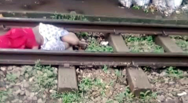ট্রেন থেকে পড়ে নারী আহত