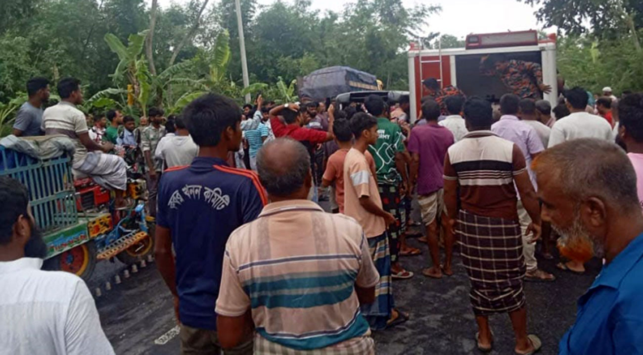 রাজশাহীতে ট্রাকচাপায় অটোরিকশার ২ যাত্রী নিহত