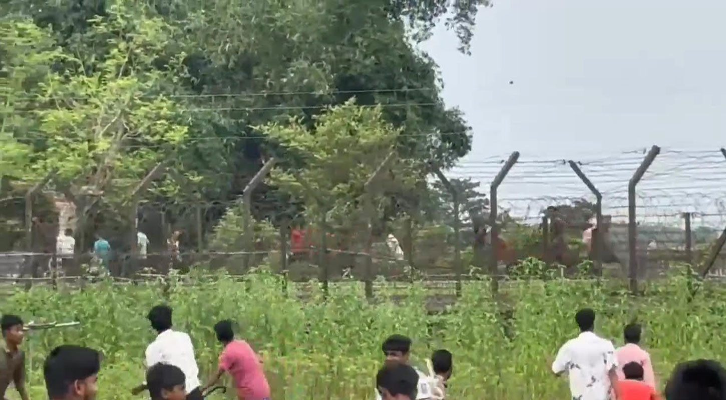 সীমান্তে বাংলাদেশিদের ধাওয়ায় পালাল ভারতীয়রা