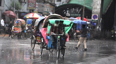 রাজধানীতে মুষলধারে বৃষ্টি