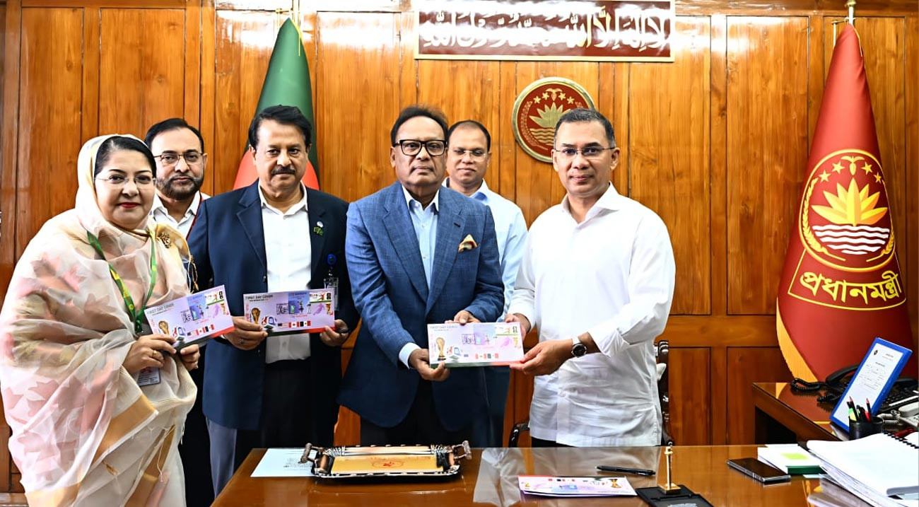 বিশ্বকাপ ফুটবল: স্মারক ডাকটিকিট উন্মোচন করলেন প্রধানমন্ত্রী
