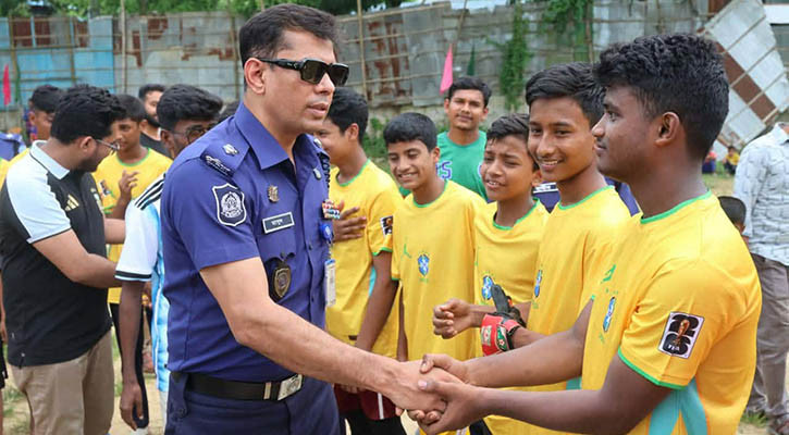তরুণদের মাদক ও অপরাধ থেকে দূরে রাখতে খেলাধুলার বিকল্প নেই: এসপি মাসুদ