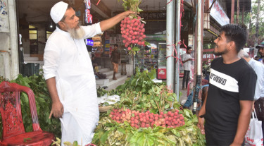 সরবরাহ স্বাভাবিক, তবু কমছে না লিচুর দাম
