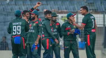 বাংলাদেশের আগুনে পেসে কাঁপছে অস্ট্রেলিয়া