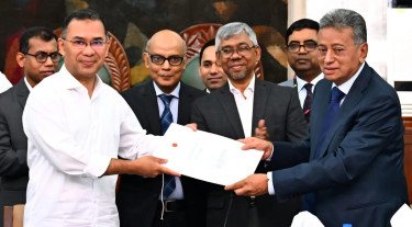বিশ্বকাপ ফুটবল: স্মারক ডাকটিকিট উন্মোচন করলেন প্রধানমন্ত্রী