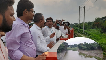 নগরকান্দায় খাল খননের অগ্রগতি দেখতে মাঠে জেলা প্রশাসক