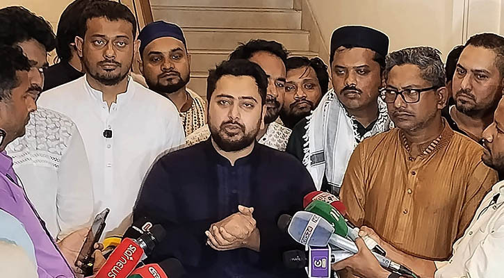 ইসলামী ব্যাংককে আবার এস আলমের হাতে দেওয়ার চেষ্টা করা হচ্ছে: নাহিদ ইসলাম