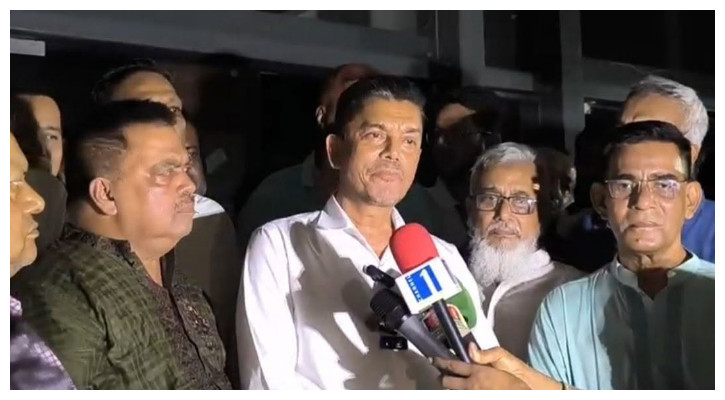 খুলনা সিটি মেডিকেলে উদ্ধারকর্মীদের ঋণ বিএনপি কখনো ভুলবে না: হুইপ বকুল