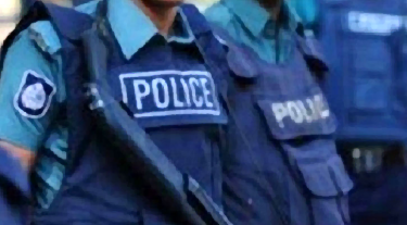 ছিনতাইকারী ধরতে গিয়ে ছুরিকাঘাতে আহত ২ পুলিশ, আটক ২