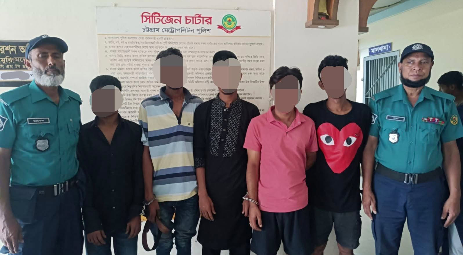 ডাকাতির প্রস্তুতিকালে গ্রেপ্তার ৫