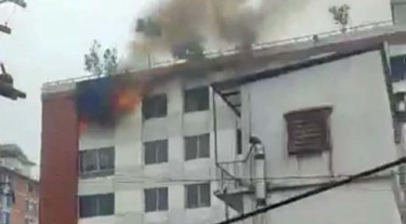 গাজীপুরে পোশাক কারখানায় আগুন