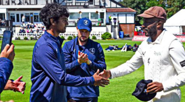 কাউন্টি অভিষেকেই আলো ছড়ালেন হাসান মাহমুদ