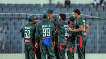 অস্ট্রেলিয়াকে হোয়াইটওয়াশের হাতছানি, ইতিহাসের দুয়ারে বাংলাদেশ