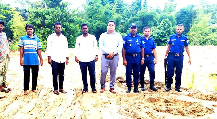 লোহাগাড়ায় অভিযানে ২৩ হাজার ঘনফুট বালু জব্দ