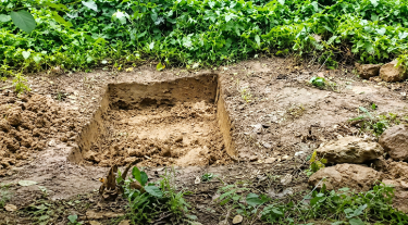 কবরস্থানে দাফন নিয়ে বিতর্ক, দুই পক্ষের ভিন্ন দাবি