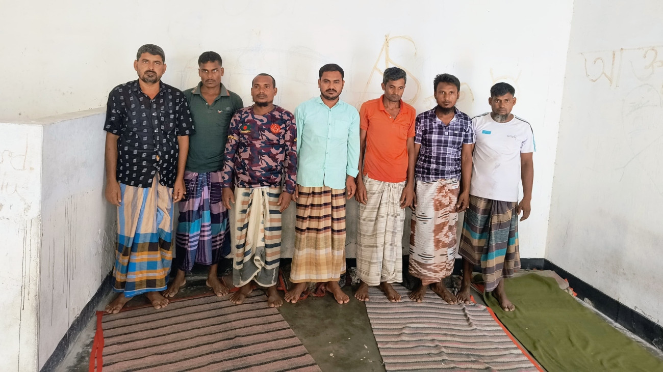 রোকনপুর সীমান্তে পুশ-ইনে সহায়তার অভিযোগে ৭ বাংলাদেশি আটক