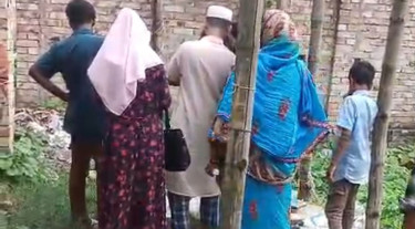 ময়লার স্তূপে কুকুরে টানছিল নবজাতকের লাশ, উদ্ধার করল পুলিশ