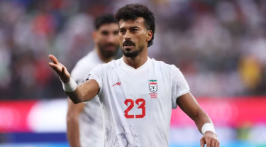 ‘ইটস নান অফ ইওর বিজনেস’, দুয়ো নিয়ে প্রশ্নে ইরানি ফুটবলারের জবাব