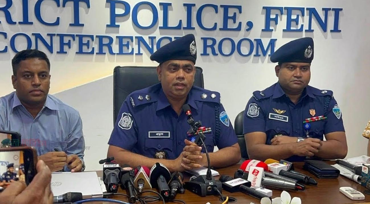 পুলিশ ক্লিয়ারেন্সে টাকা নিলে চাকরি থাকবে না: ফেনীর পুলিশ সুপার