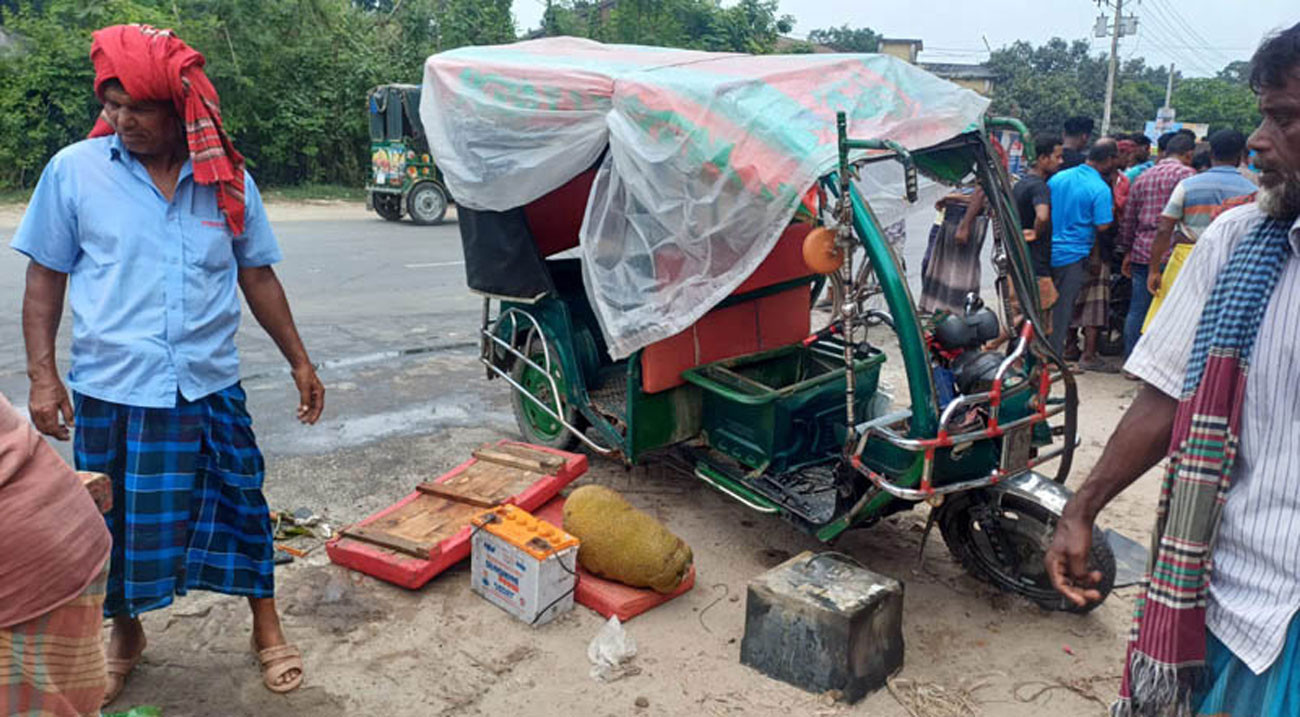 রাজশাহীতে ট্রাকের ধাক্কায় অটোরিকশা যাত্রী ২ ভাই নিহত
