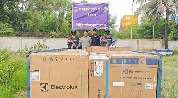 জাহাজ থেকে নামানো ১ ট্রাক ইলেকট্রনিকস পণ্যসহ ২ চোরাকারবারি আটক
