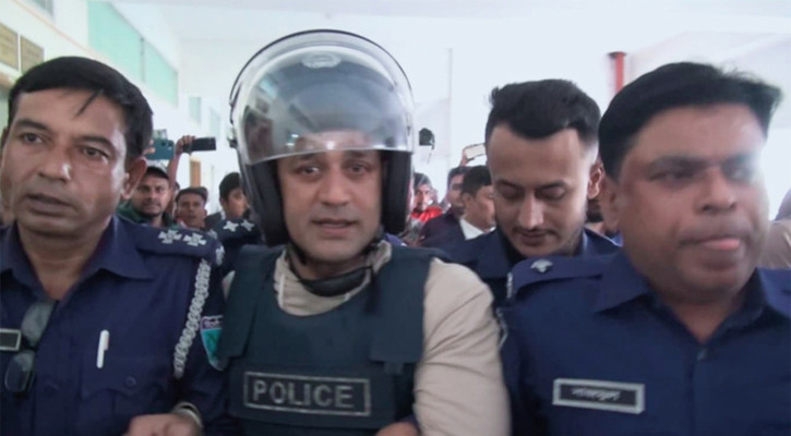 দুই মামলায় ব্যারিস্টার সুমনের জামিন স্থগিত