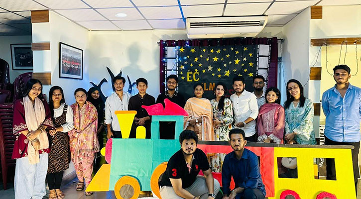 সিআইইউ ইংলিশ ক্লাবের বর্ণাঢ্য ফিল্ম ফেস্টিভ্যাল
