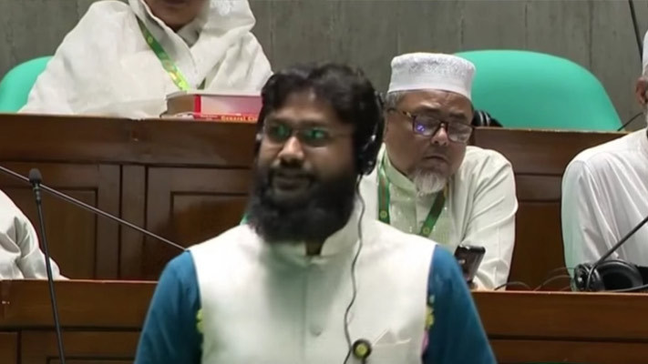 একবেলা না খেয়ে হলেও প্রতিরক্ষা বাজেট বাড়াতে হবে: এনসিপির এমপি