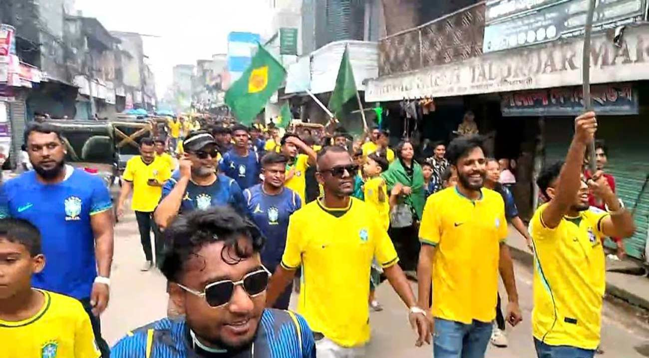 সৈয়দপুরে ব্রাজিল সমর্থকদের বর্ণাঢ্য র‍্যালি