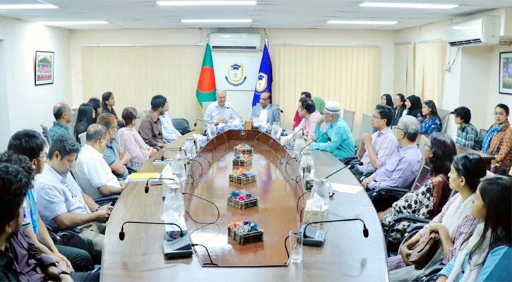 কোভিড-১৯ টিকার দীর্ঘমেয়াদি প্রভাব নিয়ে সিআইইউতে সেমিনার