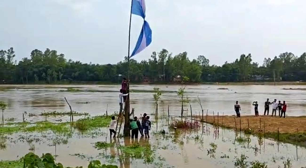 আর্জেন্টিনার পতাকা চুরির ঘটনায় থানায় জিডি, পুরস্কার ঘোষণা