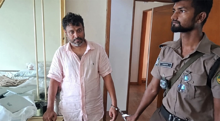 লুকিয়েছিলেন বাথরুমের সিলিংয়ে, পুলিশের অভিযানে গ্রেপ্তার নায়িকা ববির স্বামী