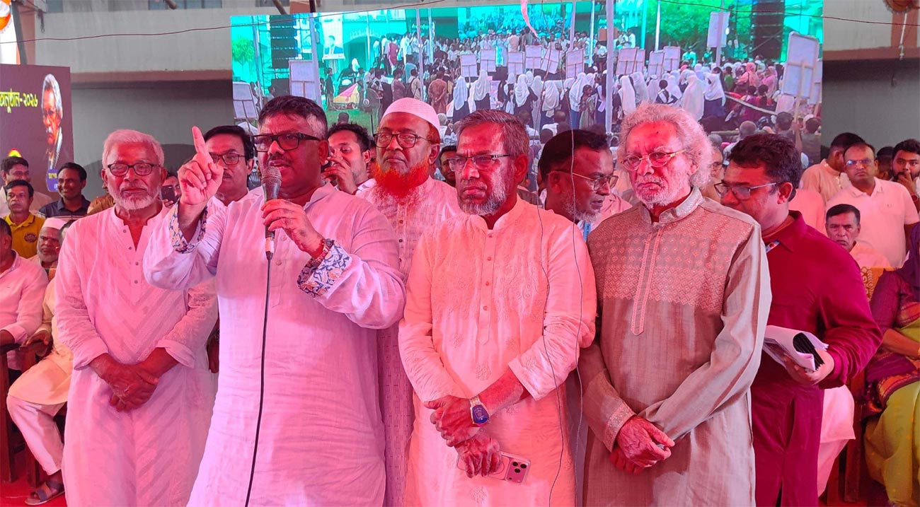 বিএনপি সবসময় শিক্ষিত, জ্ঞানী-গুণীদের সম্মানিত করেছে: হুইপ দুলু