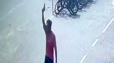 বিসিক শিল্প এলাকায় সশস্ত্র মহড়া সন্ত্রাসীদের, ফাঁকা গুলি