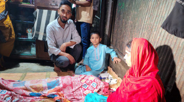 মায়ের হাত থেকে ছিটকে ড্রেনে পড়ে শিশুর মৃত্যু