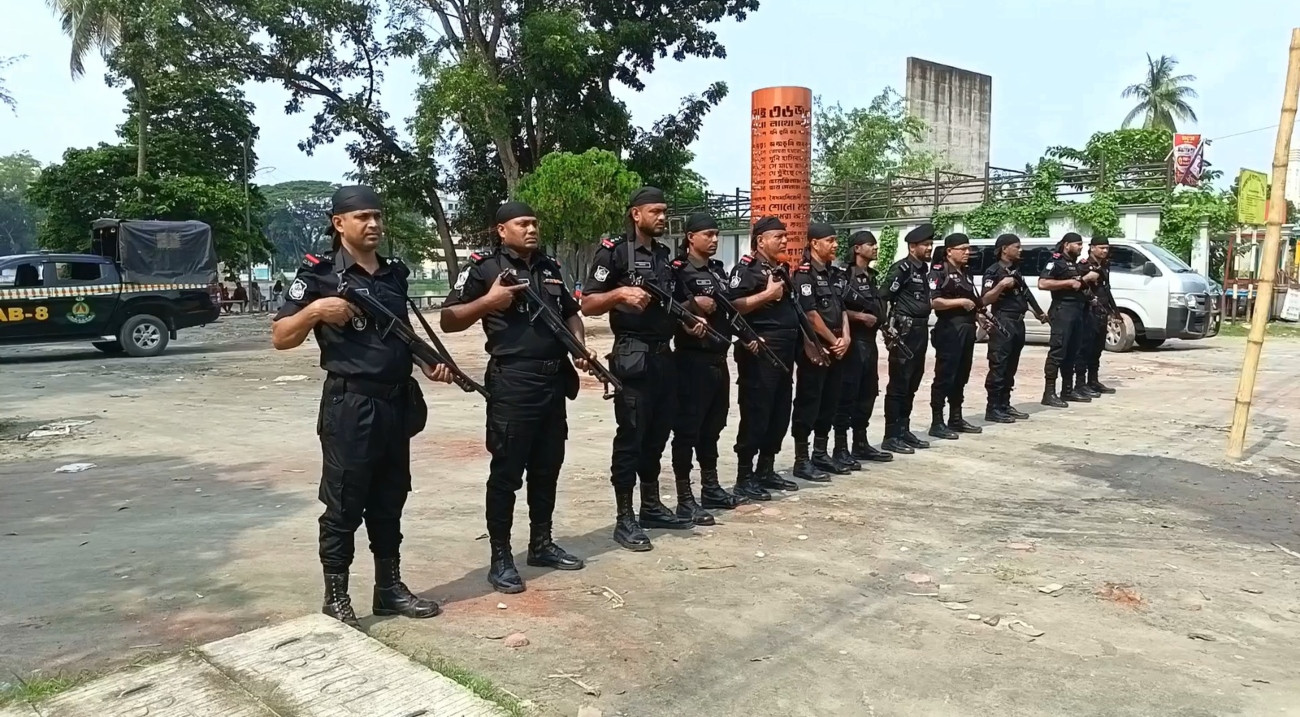 নাশকতা ঠেকাতে কঠোর অবস্থানে আইনশৃঙ্খলা বাহিনী, মাঠে যুবদলও