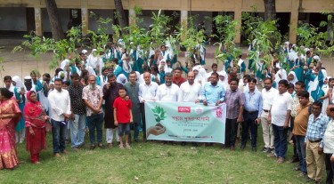 চুয়াডাঙ্গায় বসুন্ধরা টিস্যু ও শুভসংঘের যৌথ উদ্যোগে বৃক্ষরোপণ কর্মসূচি