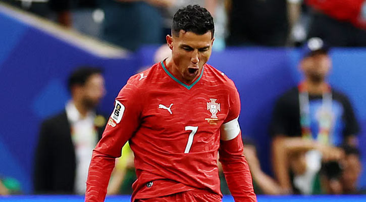 জোড়া গোল করে রোনালদো বললেন ‘আই আম ব্যাক’