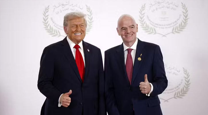 বিশ্বকাপ ফাইনালে ট্রফি তুলে দেবেন ট্রাম্প