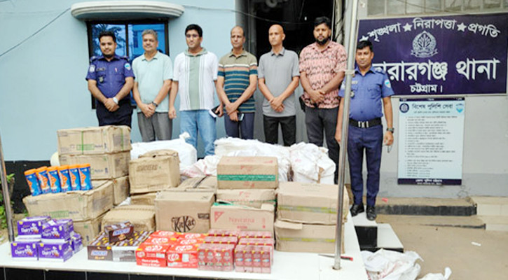 মীরসরাইয়ে চোরাই পণ্যসহ মাইক্রোবাস জব্দ
