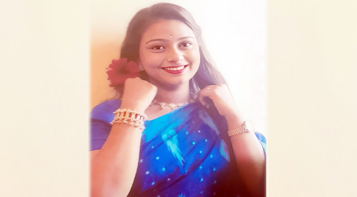 সুরের আকাশে শুকতারা হতে চান শিল্পী রুদ্রা