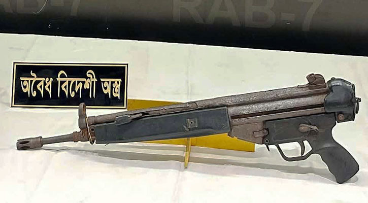 পরিত্যক্ত অবস্থায় বিদেশি রাইফেল উদ্ধার