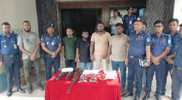 রূপগঞ্জ থানার অভিযানে উদ্ধার ২ শটগান, ৩৮ রাউন্ড কার্তুজ