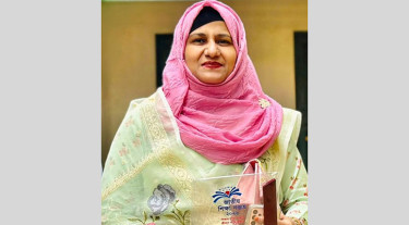 বিভাগীয় পর্যায়ে শ্রেষ্ঠ প্রতিষ্ঠান প্রধান পারভীন