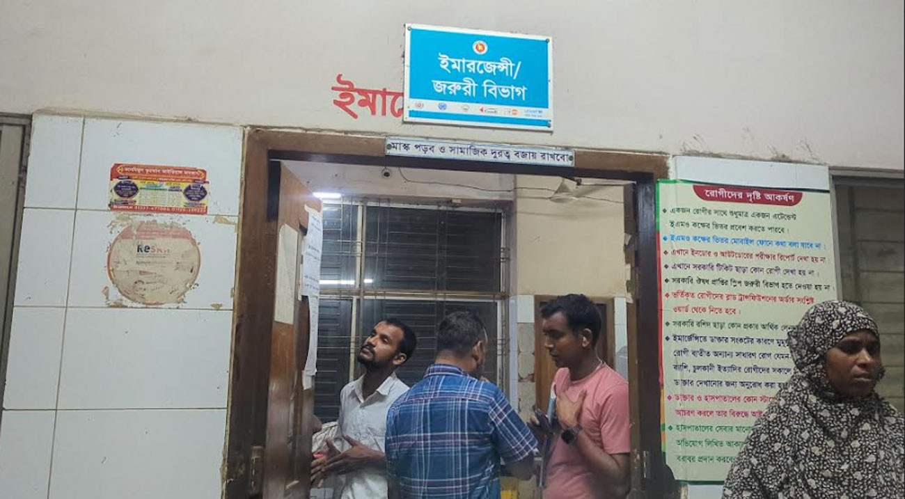 শেরপুরে অটোরিকশা-মাইক্রোবাস সংঘর্ষে ডিবি পুলিশসহ আহত ৯