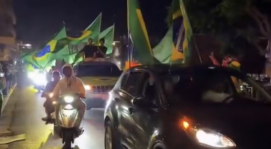 যুদ্ধ আতঙ্কের মাঝেও ব্রাজিলের জয়ে লেবাননে উৎসবের জোয়ার