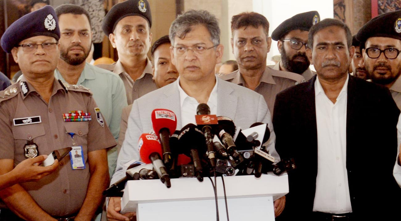 সীমান্তে একজনকেও অবৈধ পুশ-ইন হতে দেওয়া হয়নি: স্বরাষ্ট্রমন্ত্রী