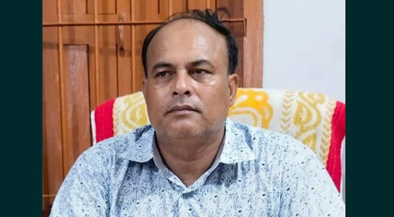 নিজ বাড়ি থেকে ৩ নারীসহ ‘আটক’ ইউপি চেয়ারম্যান, মুচলেকায় মুক্তি